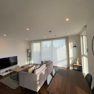 Apartamento Immaculate 2bed In London- Views, Londres